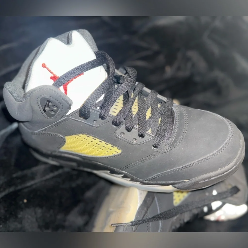 Jordan 5 retro og bg 'metallic' 2016 Boy Size 6y (Must See)